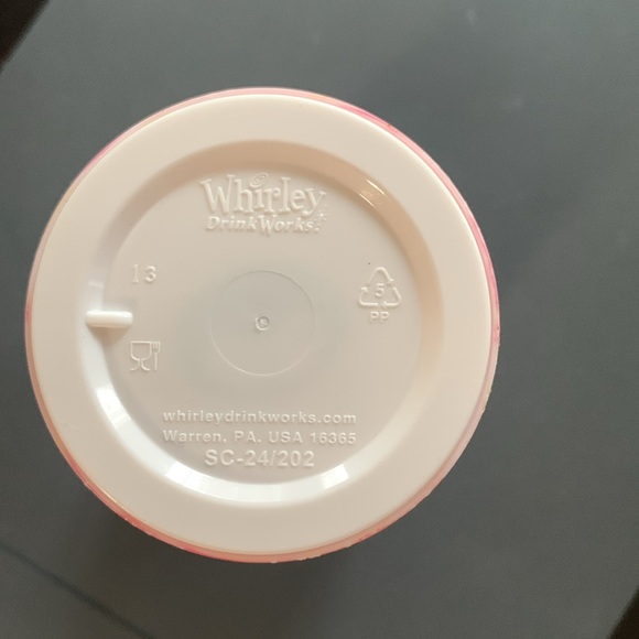 2022 Disney Universal Studios Christmas Happy Holidays Santa CocaCola Cup - Picture 5 of 10